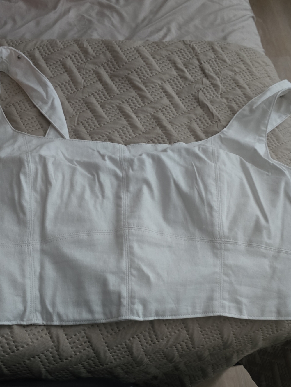 Banana Republic White Square-Neck Crop Tank Runs BIG .